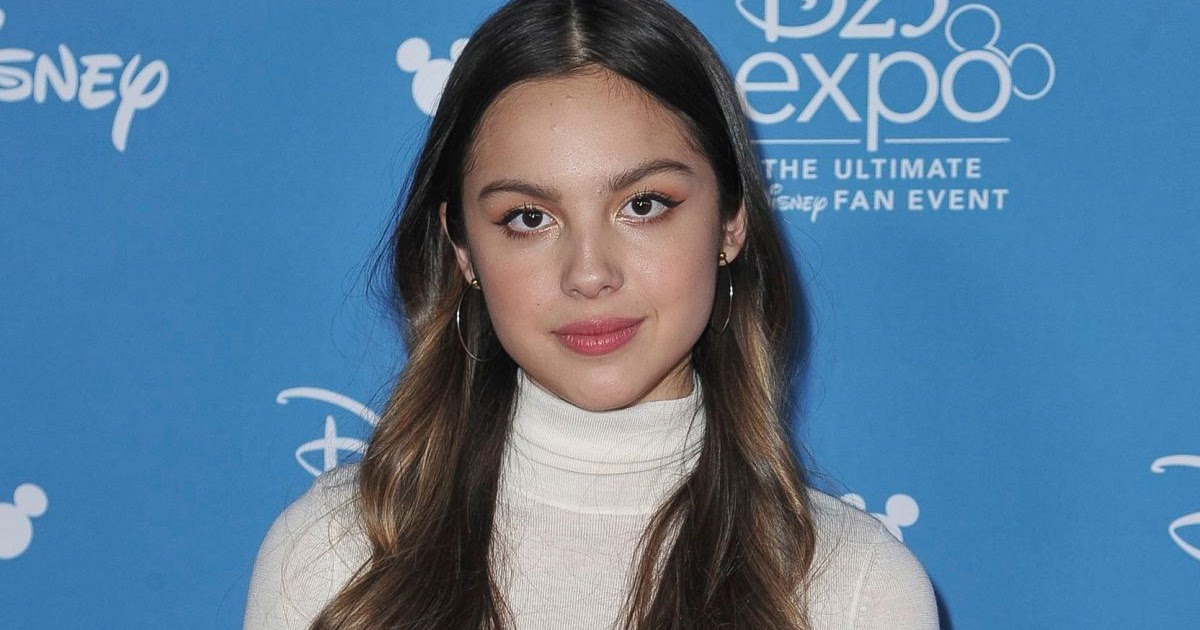 Olivia Rodrigo Clicks at D23 Expo in Anaheim 24 Aug-2019