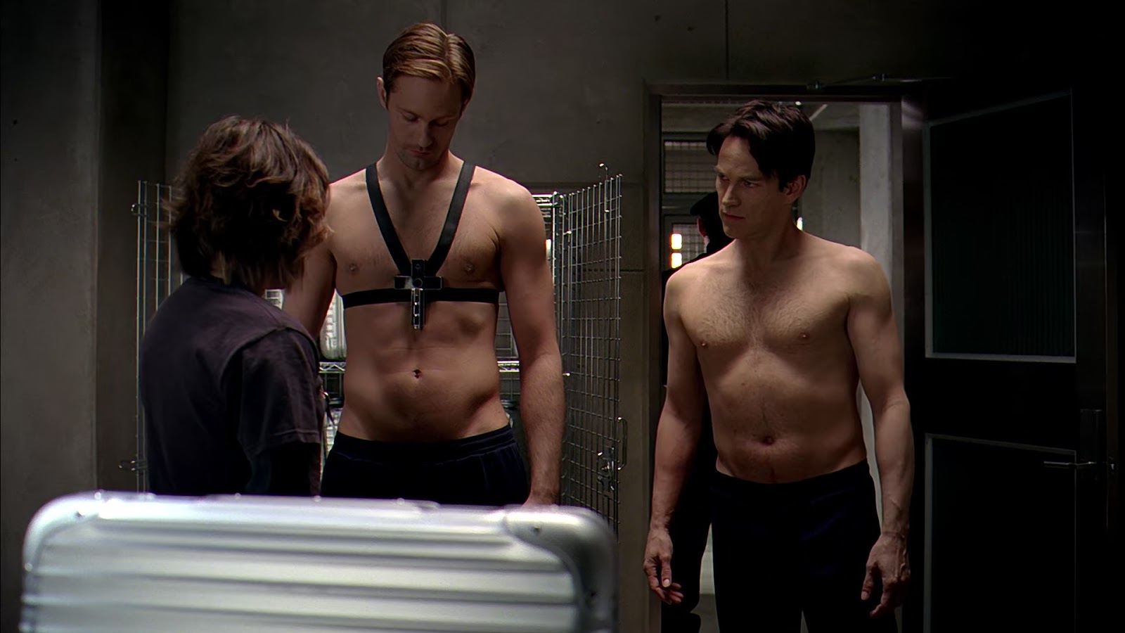 Stephen Moyer and Alexander Skarsgård shirtless in True Blood 5-03 "Wh...