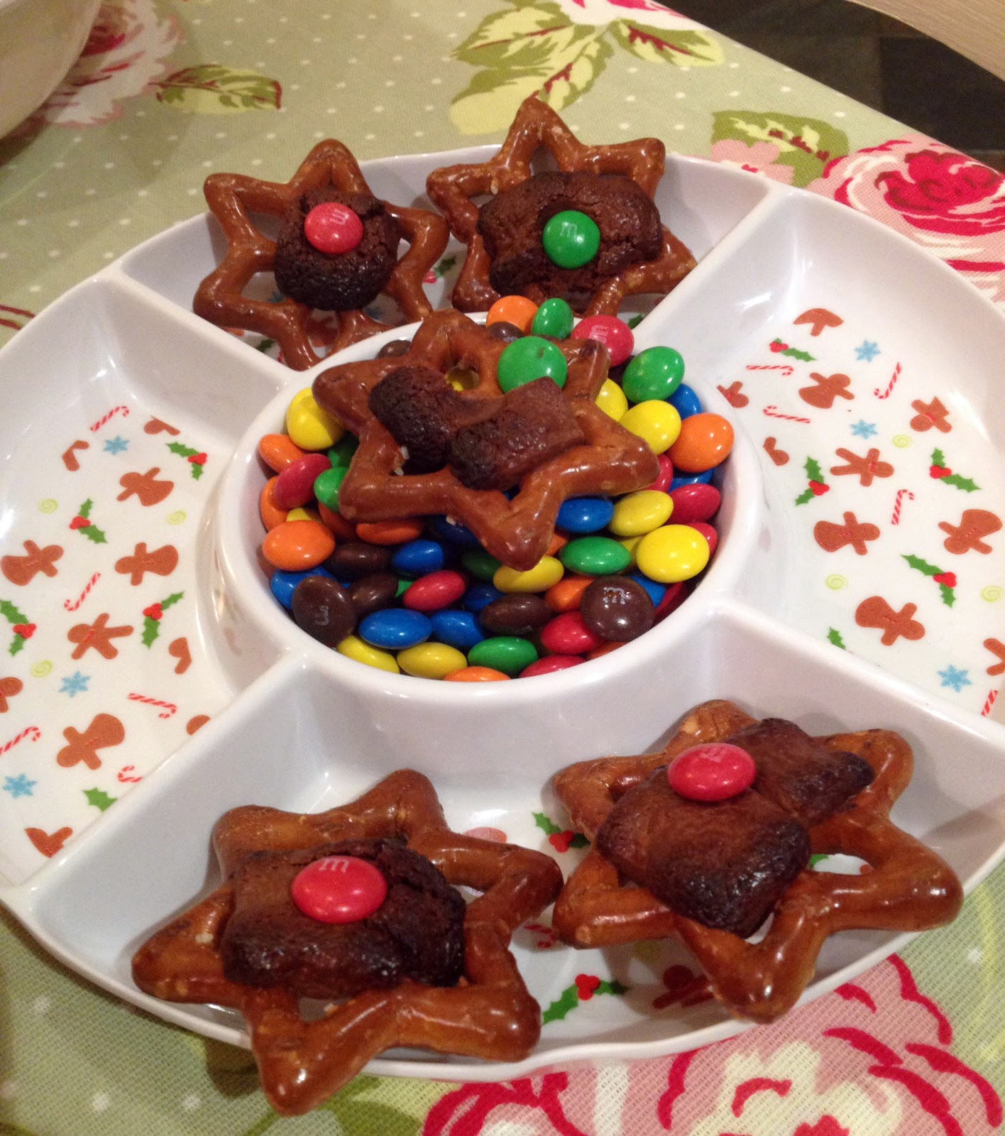 Melissa knows best.: Blogmas Day 21 - Christmas Party Snack Ideas