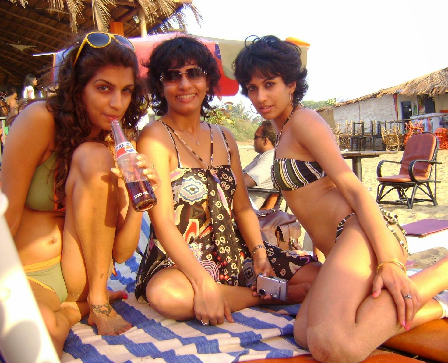 Desi Indian Hot Girls Group In Bikini On Beach Pictures Beautiful Desi Sexy Girls Hot Videos