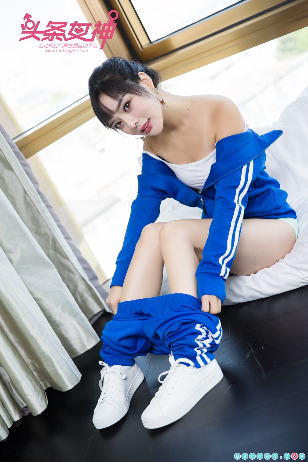TouTiao 2017-11-26: Model Zhou Xi Yan (周 熙 妍) (23 photos) photo 1-10