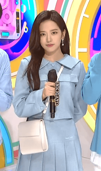 아이즈원> 인기가요 첫 MC 안유진