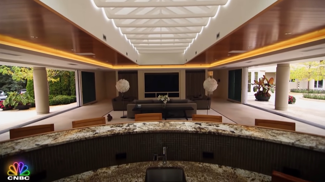 66 Interior Design Photos vs. Michael Jordan's Chicago & Bel Air Mega-Mansions Tour | Secret Lives of The Super Rich