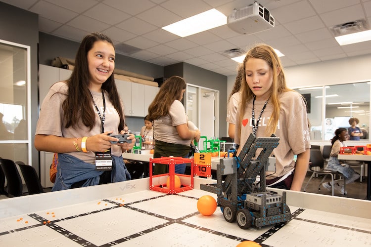 All-Female Delta Crew Flew 120 Young Women To NASA All-Female Delta Crew Flew 120 Young Women To NASA