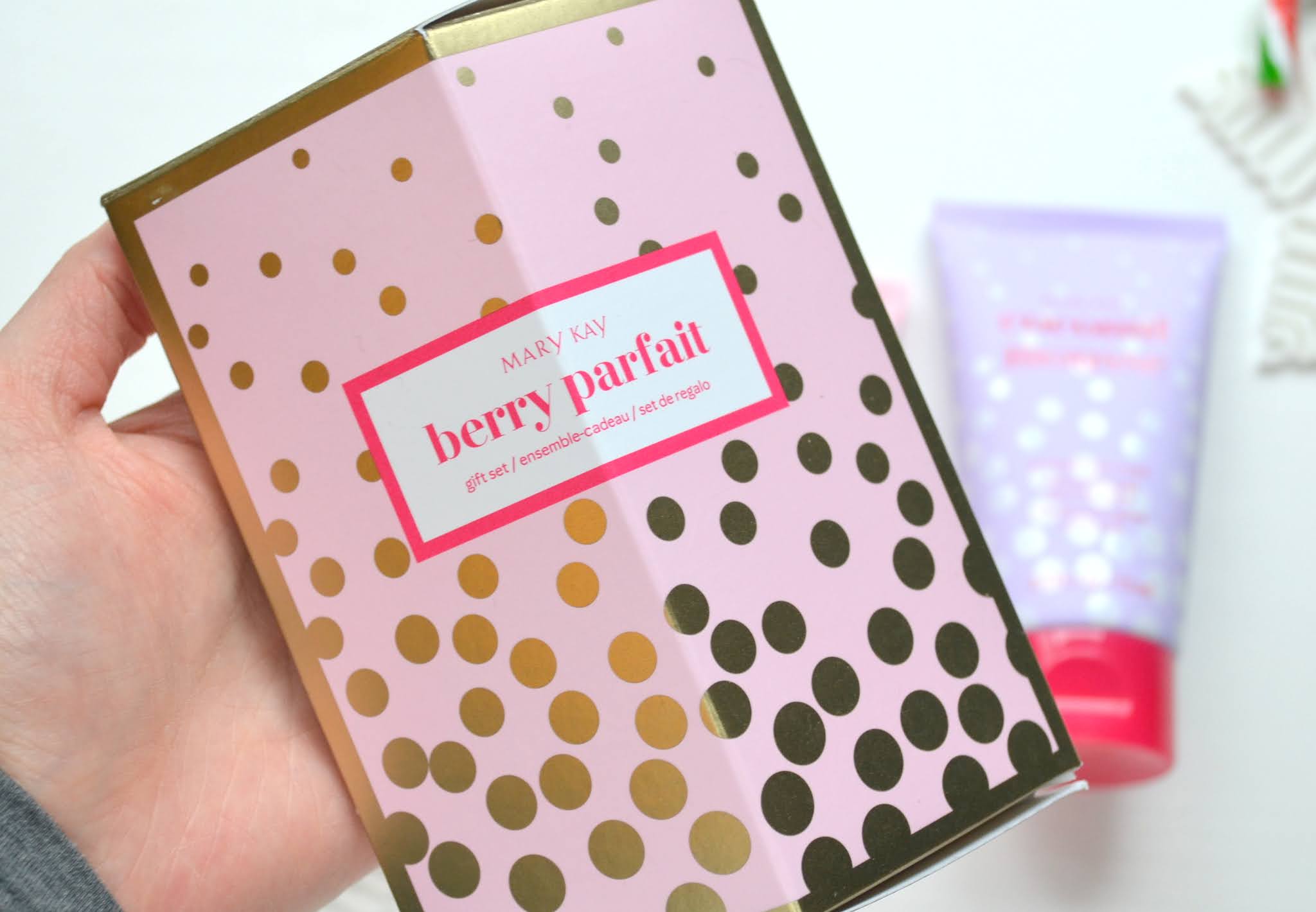 HOLIDAY | Mary Kay Gift Sets and Holiday Fun | Cosmetic Proof