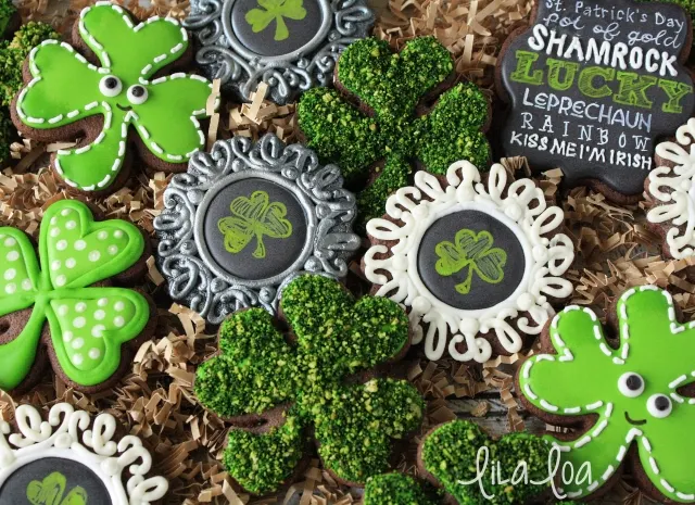 How To Make Decorated Chalkboard Frame Cookies for St. Patrick's Day ~ Tutorial