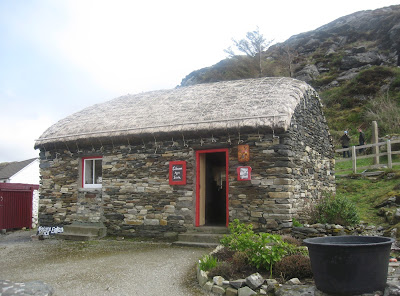historic Irish house Glen folk community