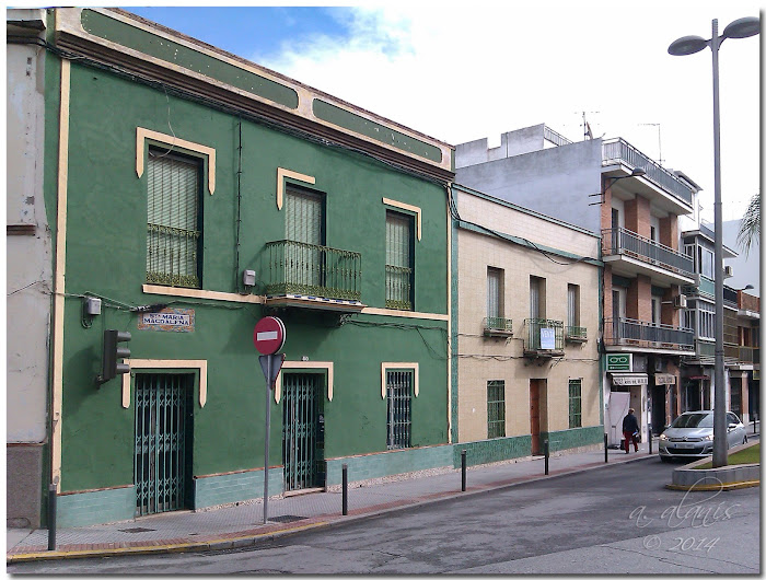 Tienda del Chiquitín en calle Santa Mª. Magdalena antes del derribo.