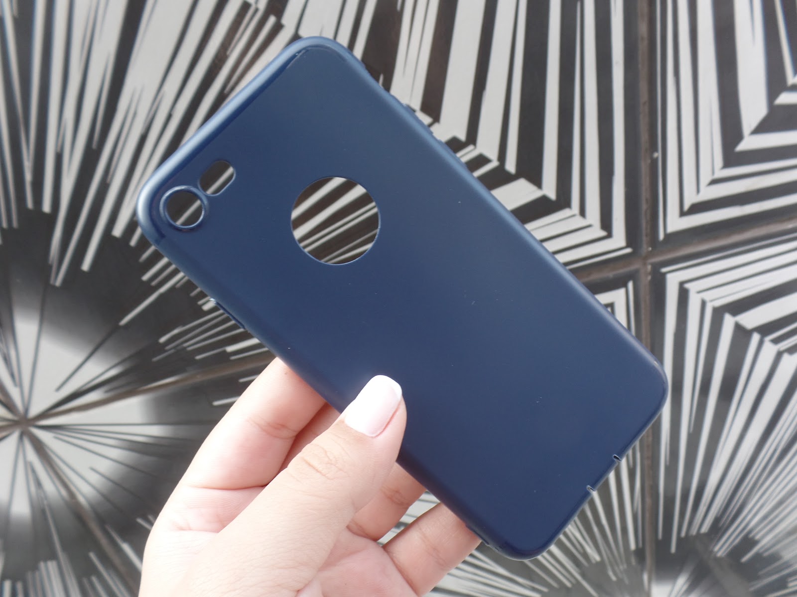 https://www.banggood.com/Bakeey-Ultra-thin-Soft-TPU-Matte-Silicone-Dustproof-Back-Cover-Case-for-iPhone-7-4_7-inch-p-1142946.html?utm_source=seo&utm_medium=organic&utm_campaign=14878842&utm_content=10360