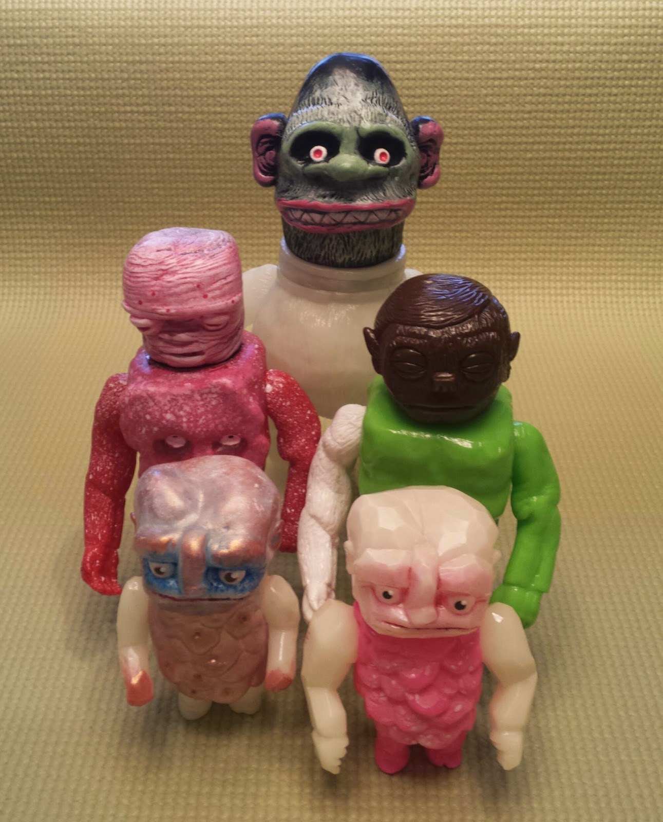 Super Vinyl Toy Review! Supervinyl SPOTLIGHT GRODY SHOGUN!!!