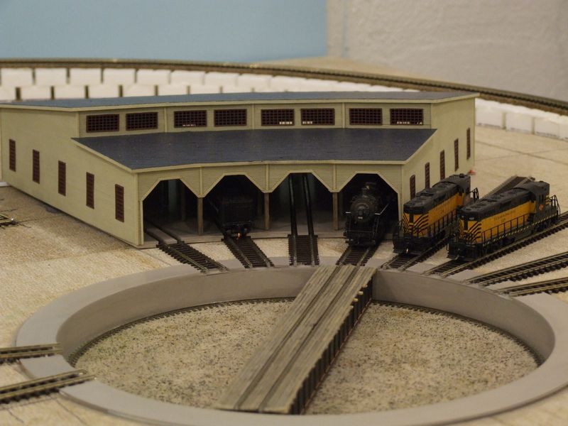 Texas & Pacific Bonham Division in N Scale Bonham Roundhouse Part 8