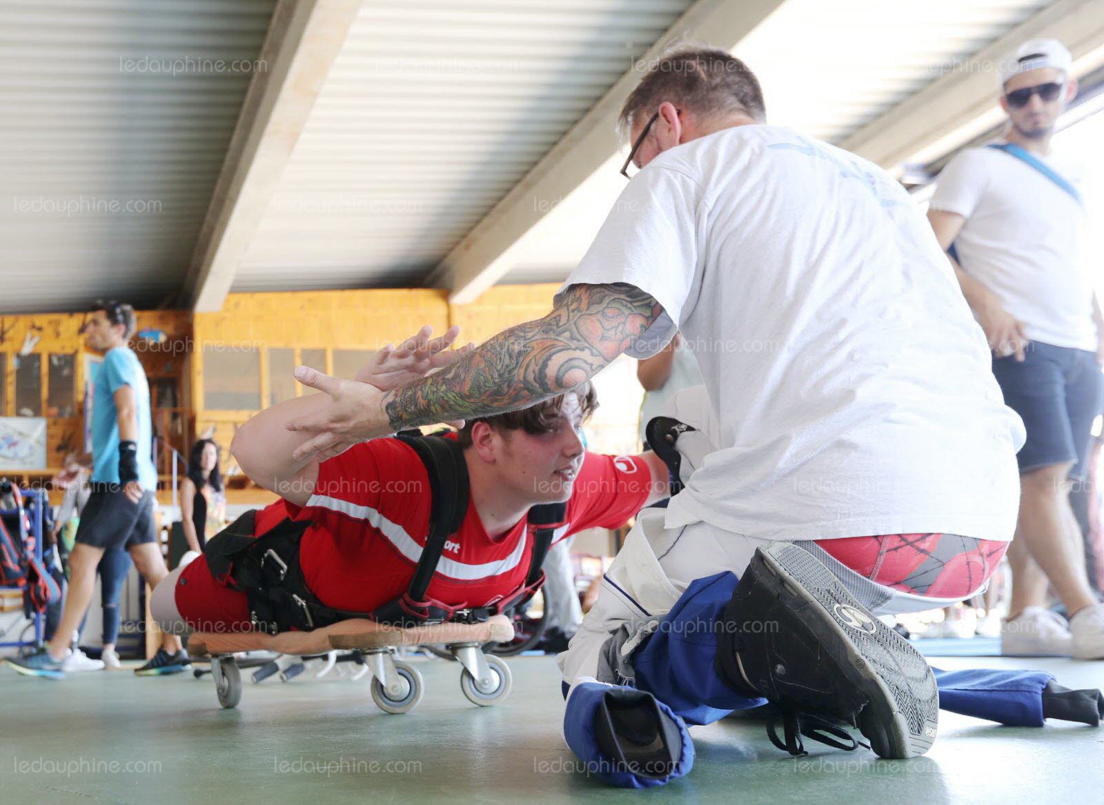 Chen Gai France ) recroqueviller