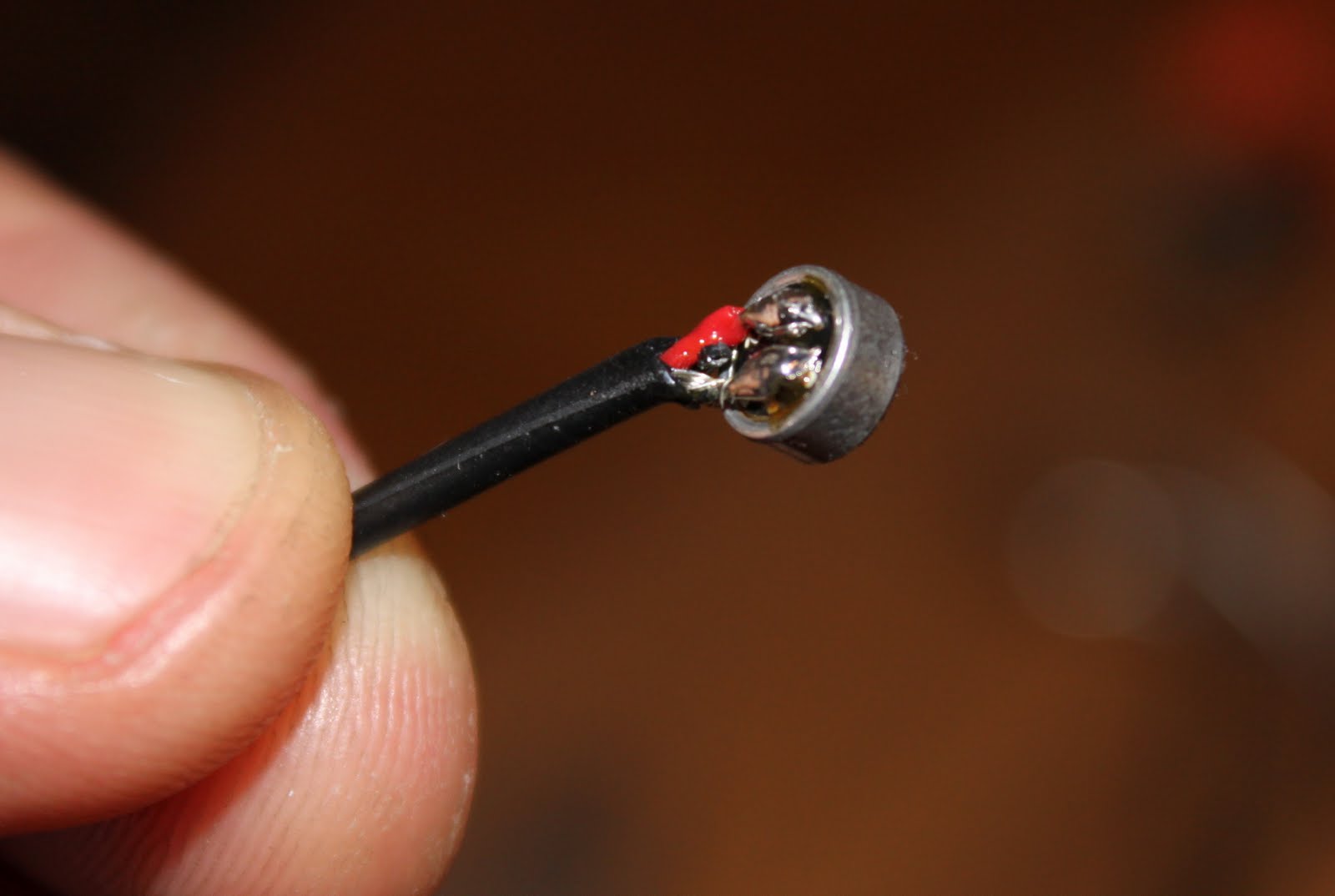 Rakennetaanpa kitara!: DIY internal microphone