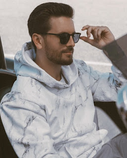 Kardashian family showers love to Scott Disick on his birthday Kardashian family showers love to Scott Disick on his birthday