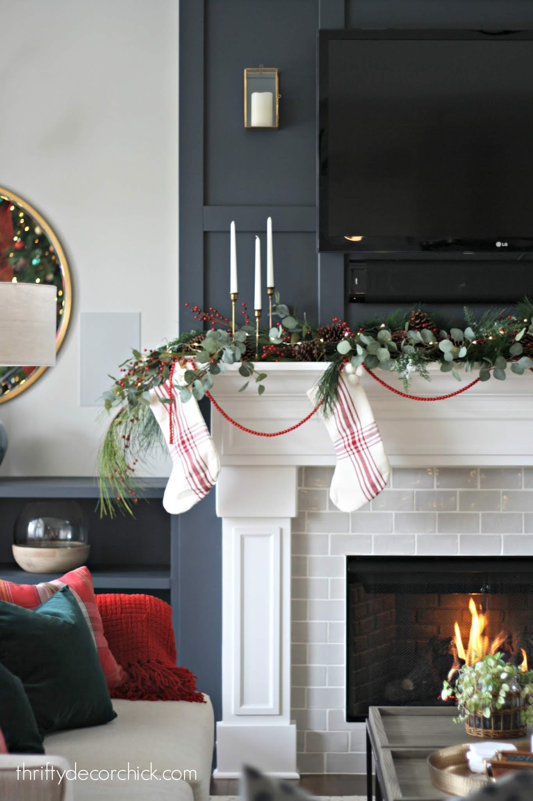 Simple way to decorate mantel 