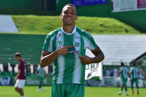 Oficial: Palmeiras, firma Breno