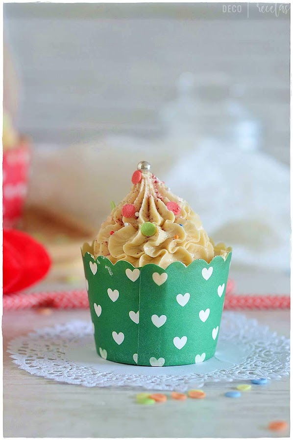 Cupcakes de turrón Jijona/ Xixona especial para postres Navideños Thermomix. Cupcakes recetas. Cupcakes decorados.receta cupcakes.