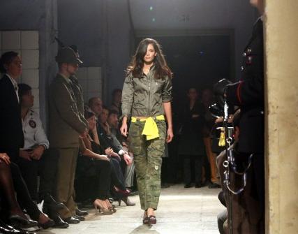 Abbigliamento, Accessori E Attrezzatura Militare In Verde Oliva - Foto 6