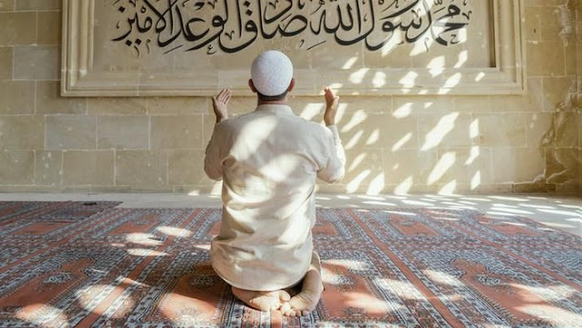 Sholat Tarawih: Tata Cara, Jumlah Rakaat dan Bacaan Niatnya Sholat Tarawih: Tata Cara, Jumlah Rakaat dan Bacaan Niatnya