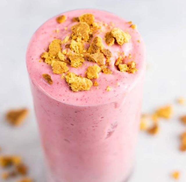 Strawberry Cheesecake Smoothie #drinks #breakfast