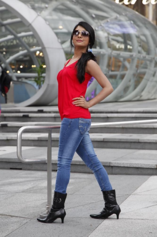 599px x 900px - Radhika Pandit s POSES Stunning and Beautiful, Have a Glance