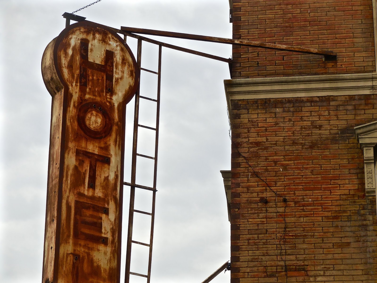 Jeremiah's Vanishing New York Keller Hotel Get Scaffolded