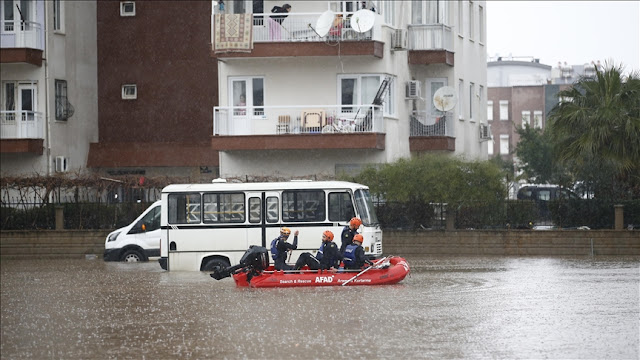 Antalya'da Olumsuz Hava Koşulları - HaberAsyam com
