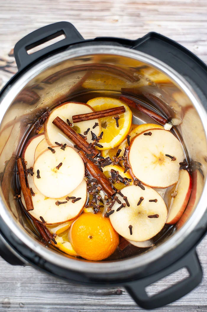 Fall Simmering Potpourri Recipe (Crock Pot, Instant Pot, Stove Top