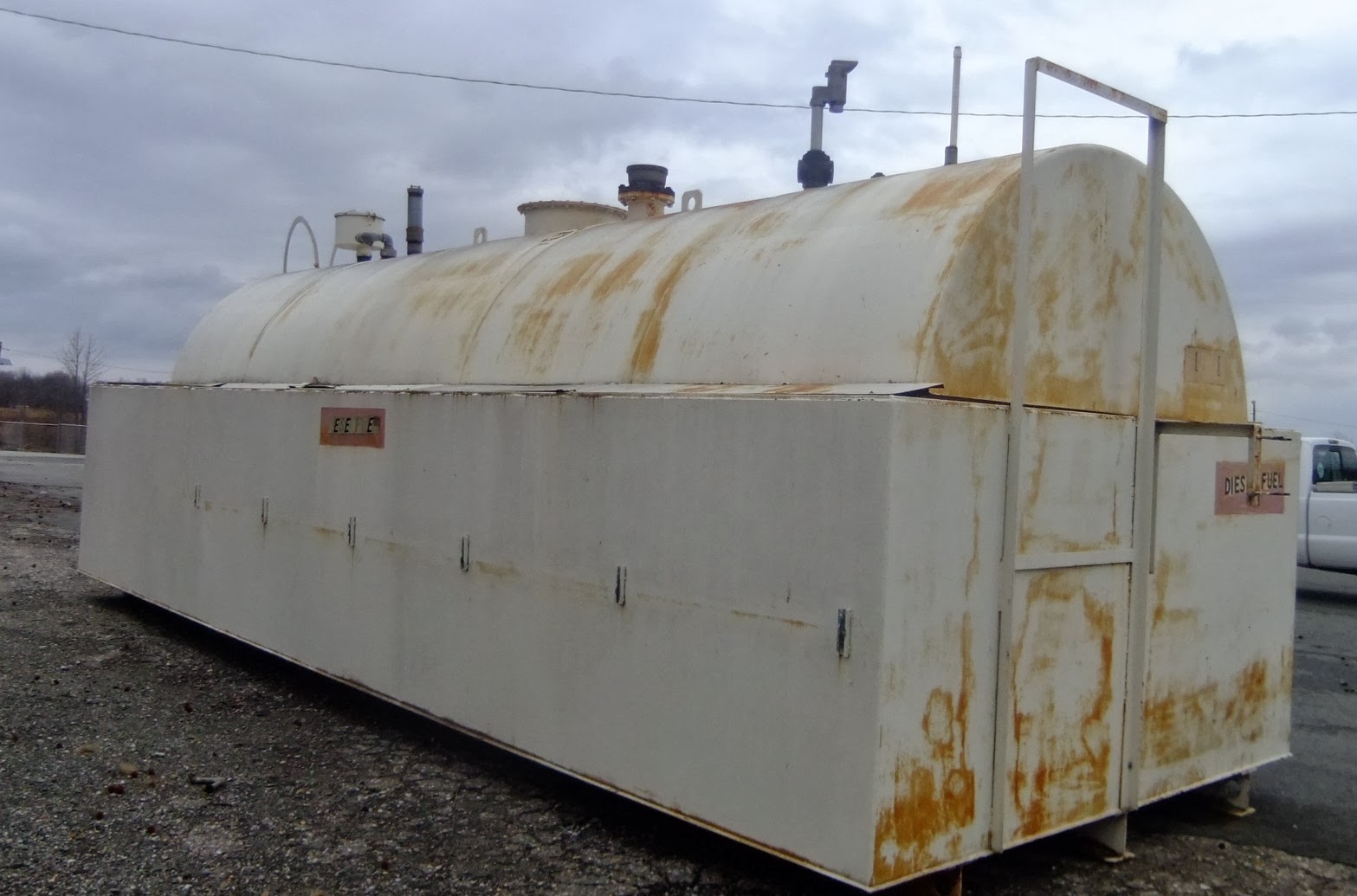 FS Supply Co 10 000 Gallon Diesel Fuel Tank vevor-fuel-caddy-32-gallon-portable-fuel-storage-tank-on-wheels-with
