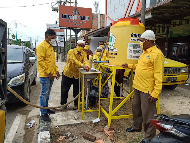 Antisipasi Covid-19, Golkar Aceh Timur Sediakan Hand Sanitizer dan Bagi-bagi Masker Maret 30, 2020