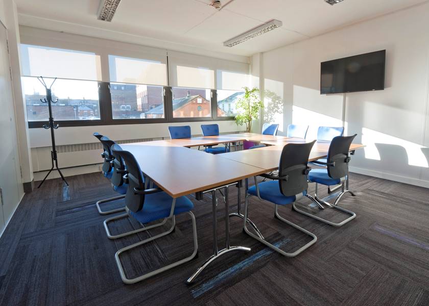 Must have amenities in meeting rooms.