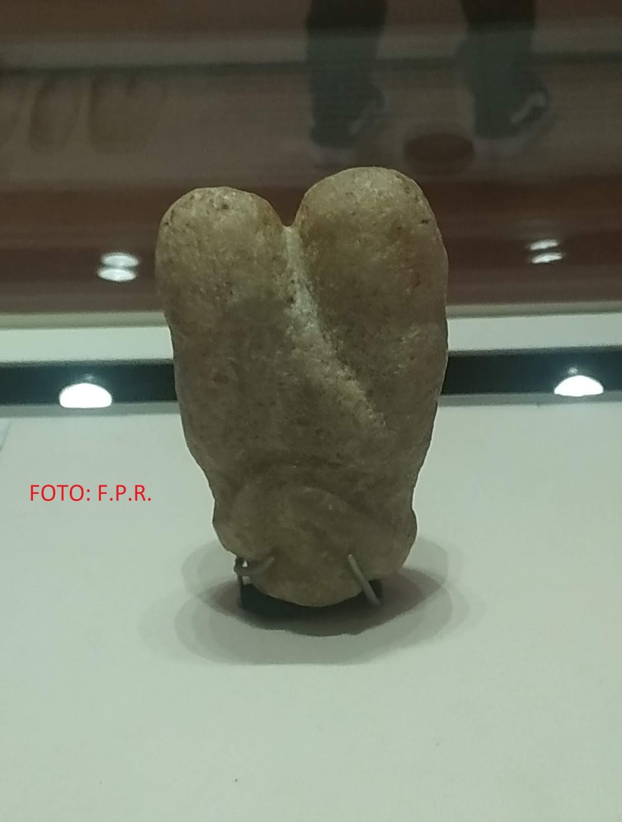 Die Liebenden Von Ain Sakhri Geografía, Historia y Arte: Estatuilla de los amantes de Ain Sakhri