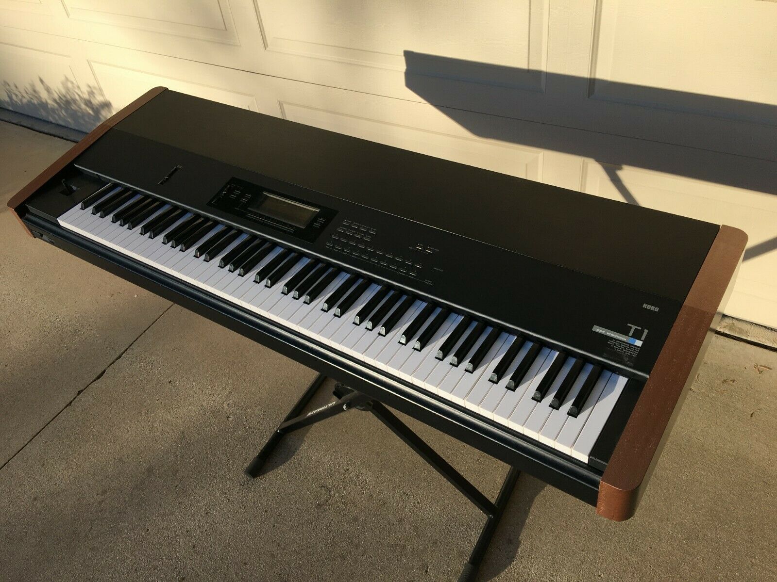 MATRIXSYNTH: Korg T1 SN 002284