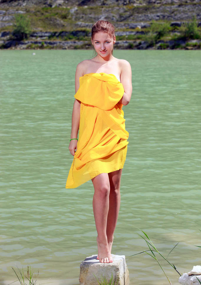 Galeri Foto Model Cantik Barat 24 - Pixie