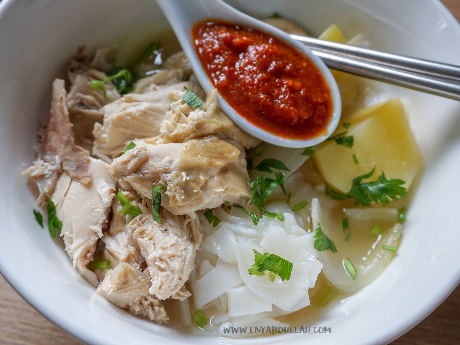 Utara bihun sup namakucella: BIHUN