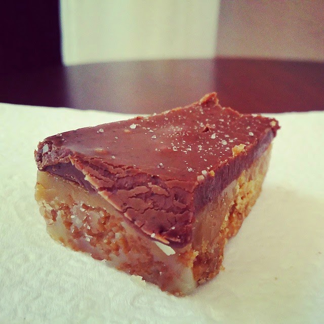 l o v i e s & l a t t e s {Chocolate & Caramel Espresso Bars}