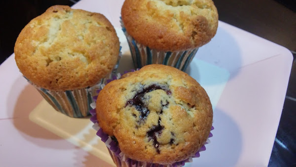 Muffins con mermelada de arándanos y arándanos