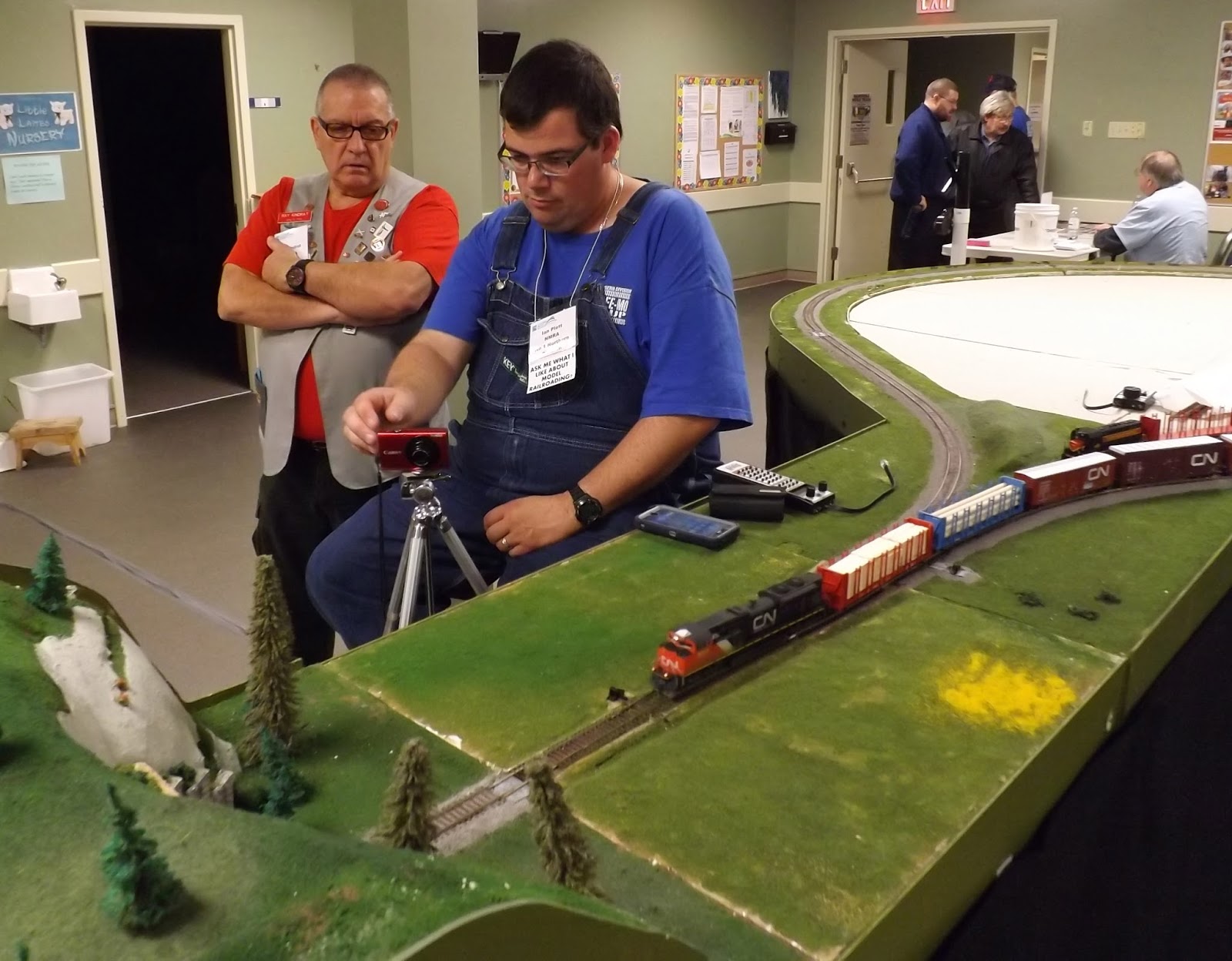 Winnipeg Model Railroad Club Winnipeg Model Railroad Club members show