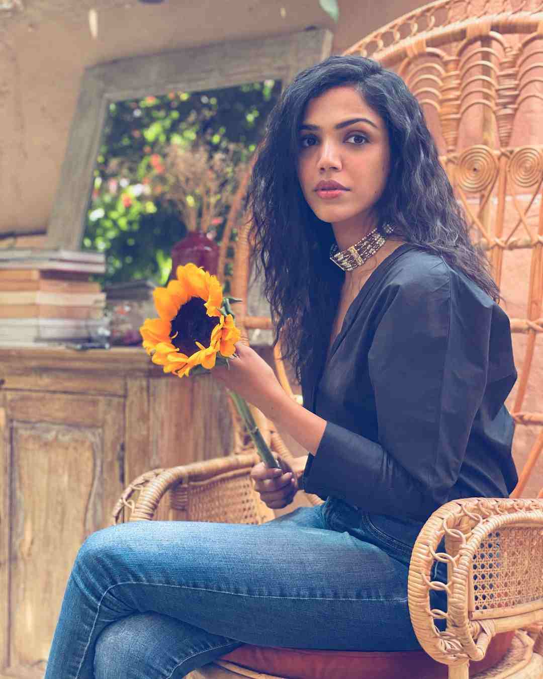 Mirzapur actresses Shriya Pilgaonkar Instagram Pictures