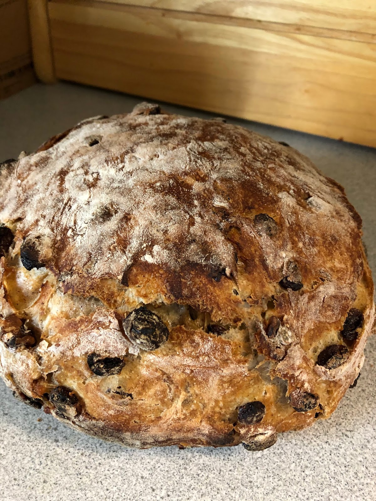 Pain aux raisins et aux noix