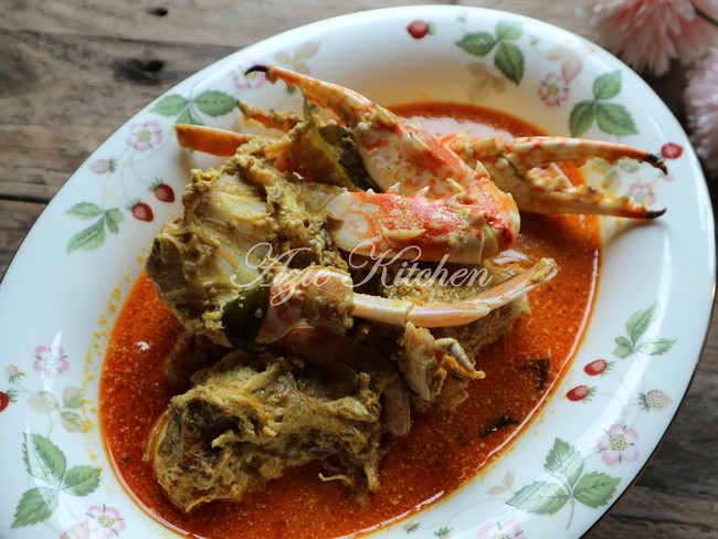 Kari Ketam Azie Kitchen