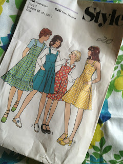 1970s girls dress pattern