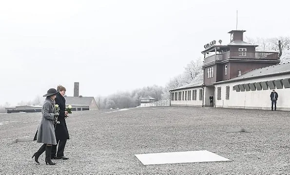 Queen Maxima wore Natan coat and dress, Christian Louboutin grey suede toe pumps, Chanel Grey caviar leather coco bags