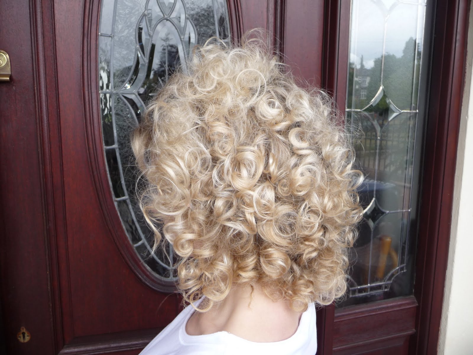 La Mode Aimée: Curly curly curly : Tight Perm-style curls