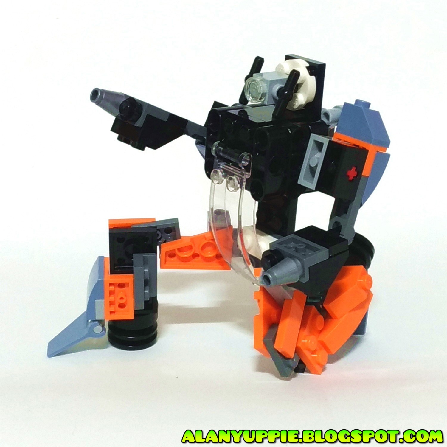 Alanyuppie's LEGO Transformers: Video Tutorial: Transformer Dronebot from LEGO Creator set 31111
