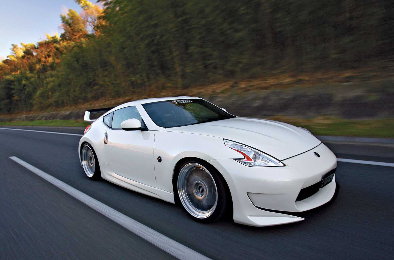 Nissan 370z White