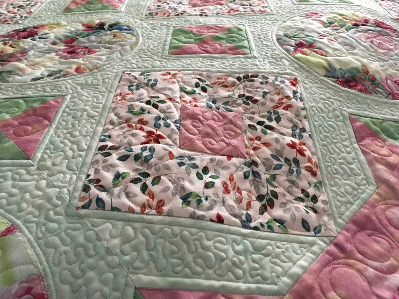Custom Longarm Quilting by Quilts by Hannelore Heirloom Roses Custom