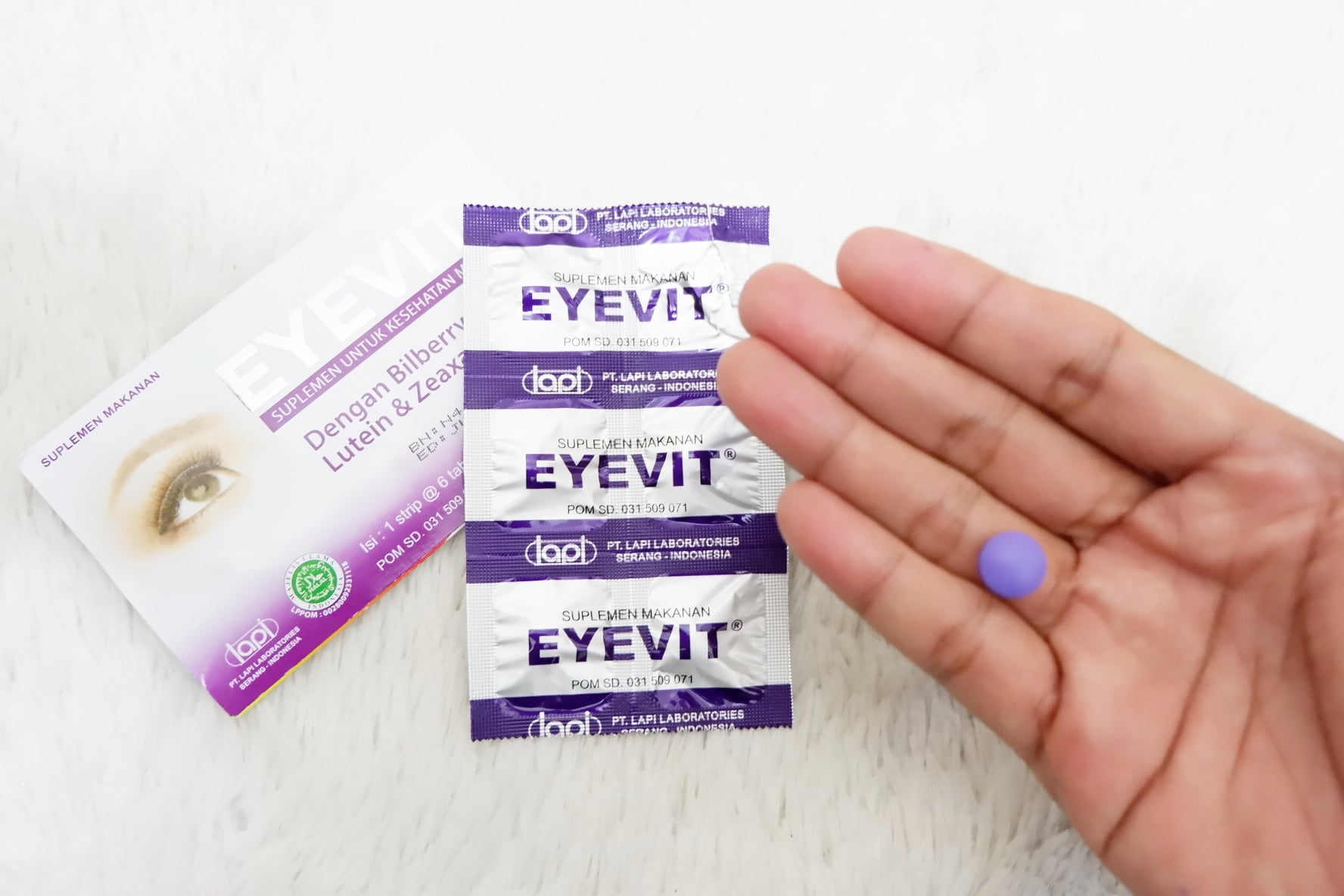 Atasi Mata Mudah Lelah Akibat Radiasi Layar Gadget dengan Vitamin Mata