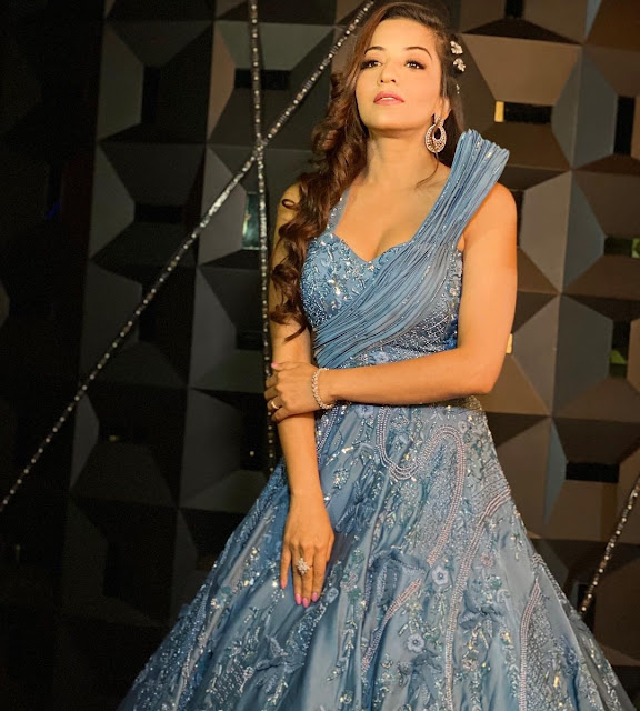 Monalisa's glamorous looks in blue gown, pictures are going viral Funny Jokes Monalisa's glamorous looks in blue gown, pictures are going viral Funny Jokes