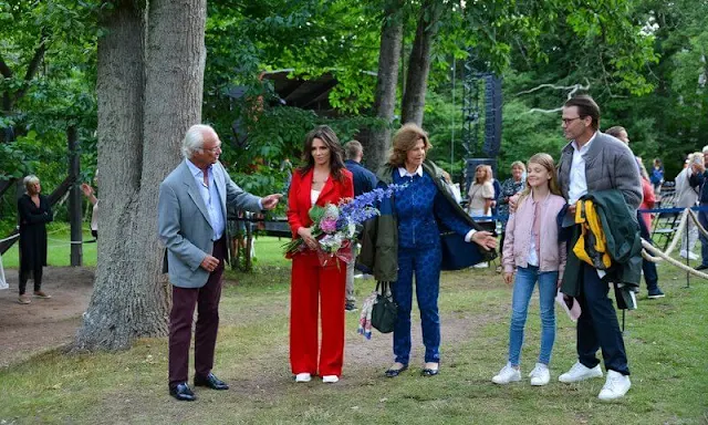 King Carl Gustaf, Queen Silvia, Prince Daniel, Princess Estelle and Lena Philipsson